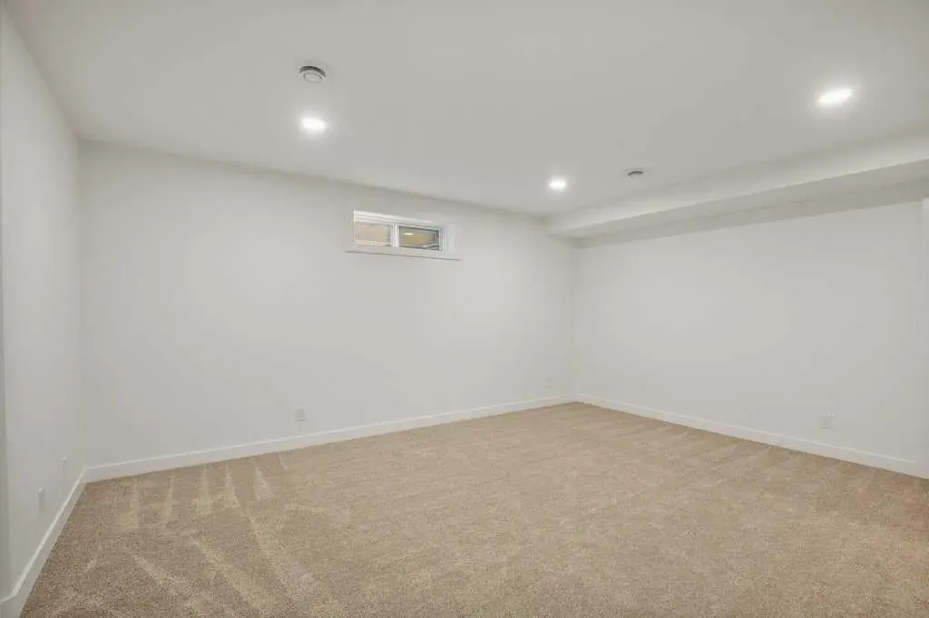 116 Gray Close