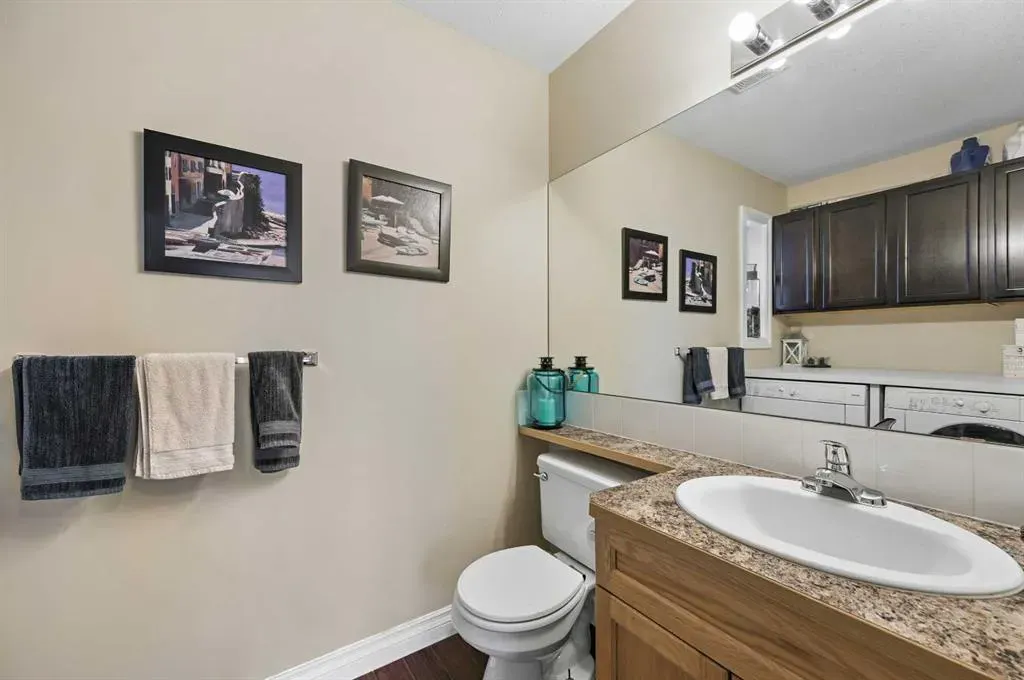 60 Canoe Cove SW