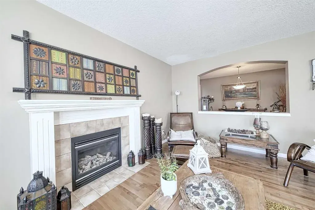 73 Everwoods Road SW