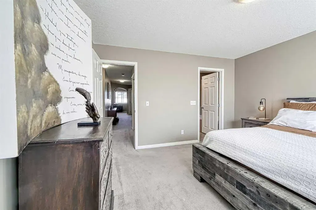 73 Everwoods Road SW