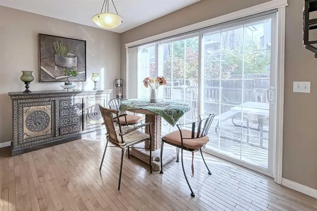 73 Everwoods Road SW