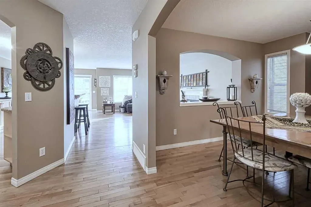 73 Everwoods Road SW