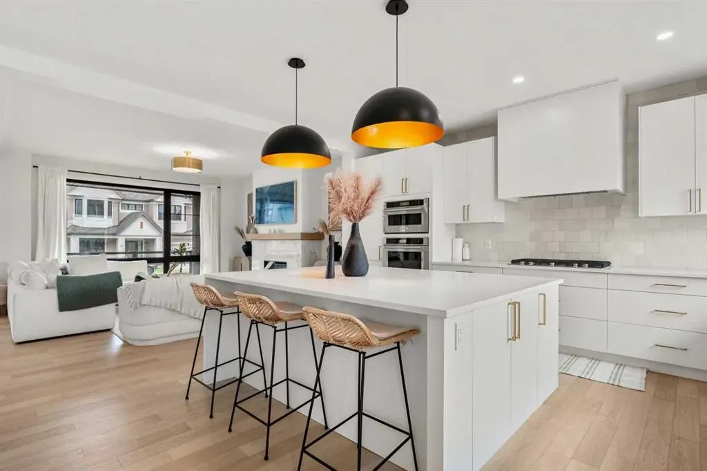 27 Bluerock Avenue SW