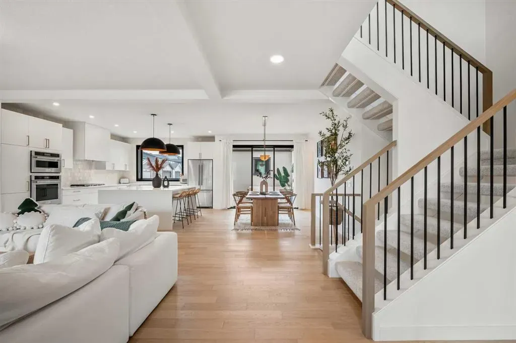 27 Bluerock Avenue SW