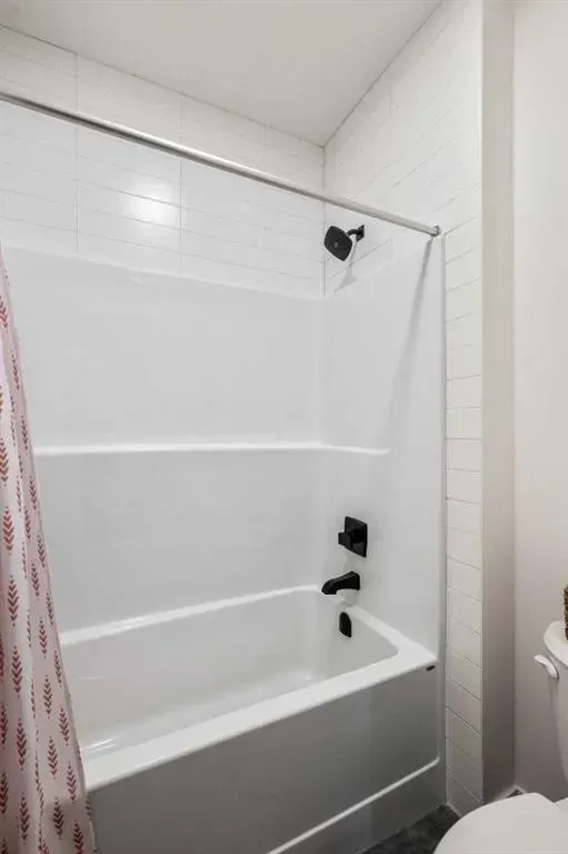 27 Bluerock Avenue SW