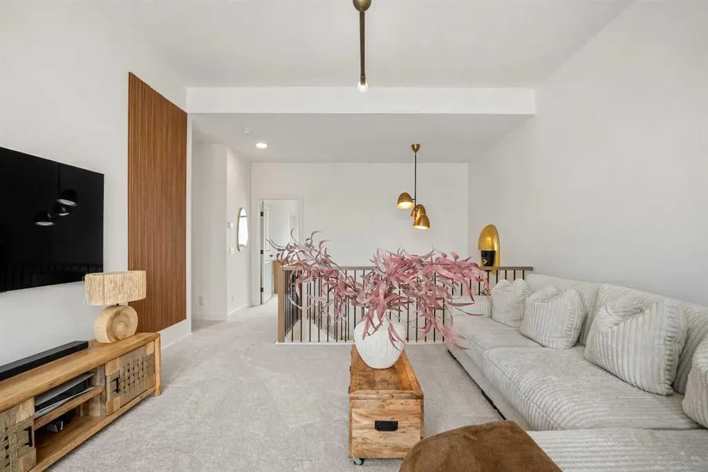 27 Bluerock Avenue SW