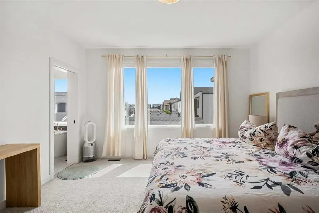 27 Bluerock Avenue SW