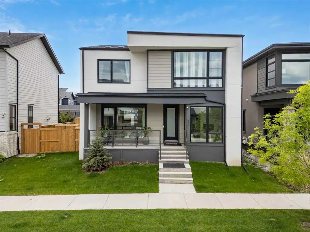 27 Bluerock Avenue SW