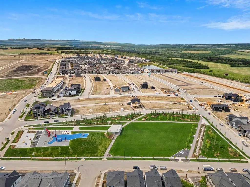 27 Bluerock Avenue SW