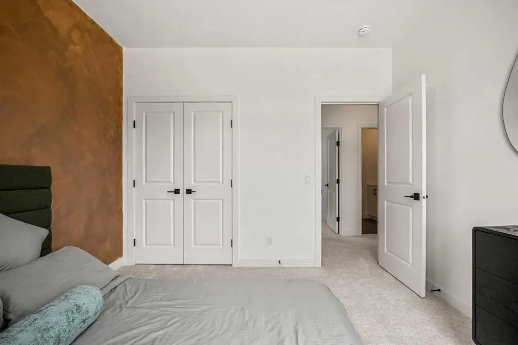 27 Bluerock Avenue SW