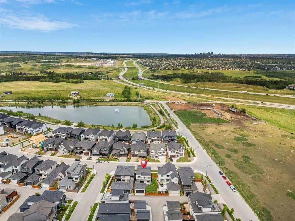 27 Bluerock Avenue SW