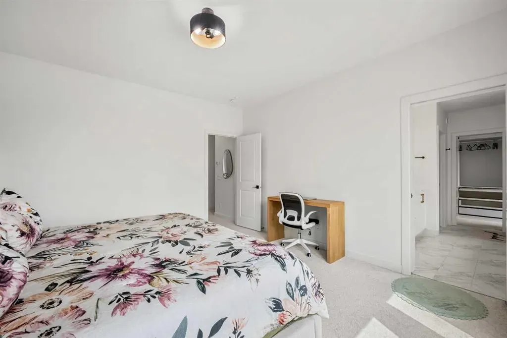 27 Bluerock Avenue SW