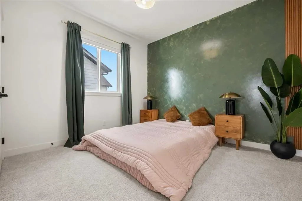 27 Bluerock Avenue SW