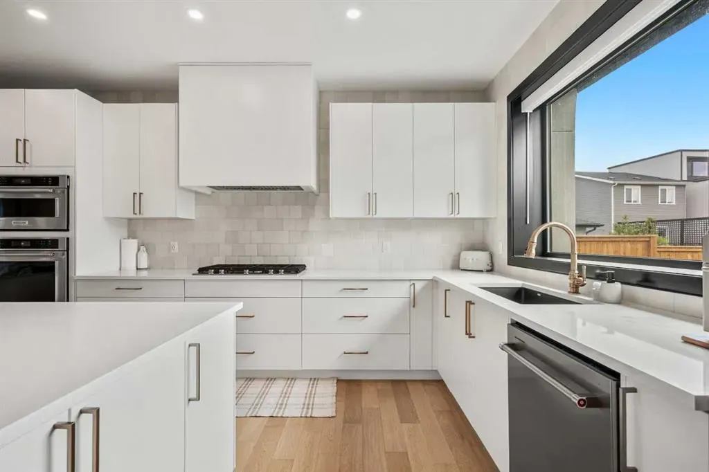 27 Bluerock Avenue SW