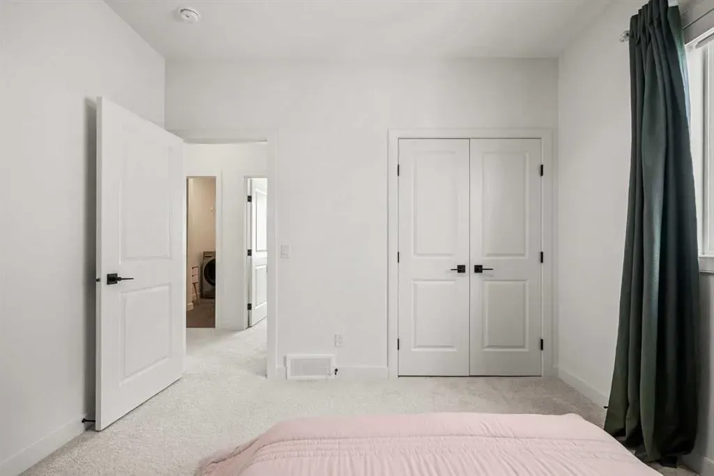 27 Bluerock Avenue SW