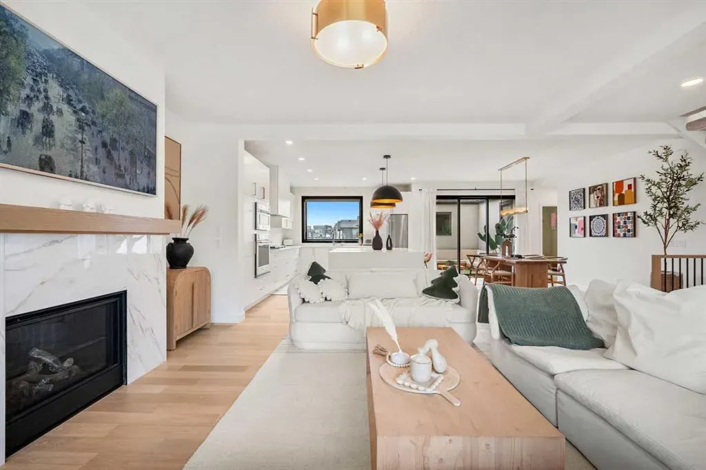 27 Bluerock Avenue SW