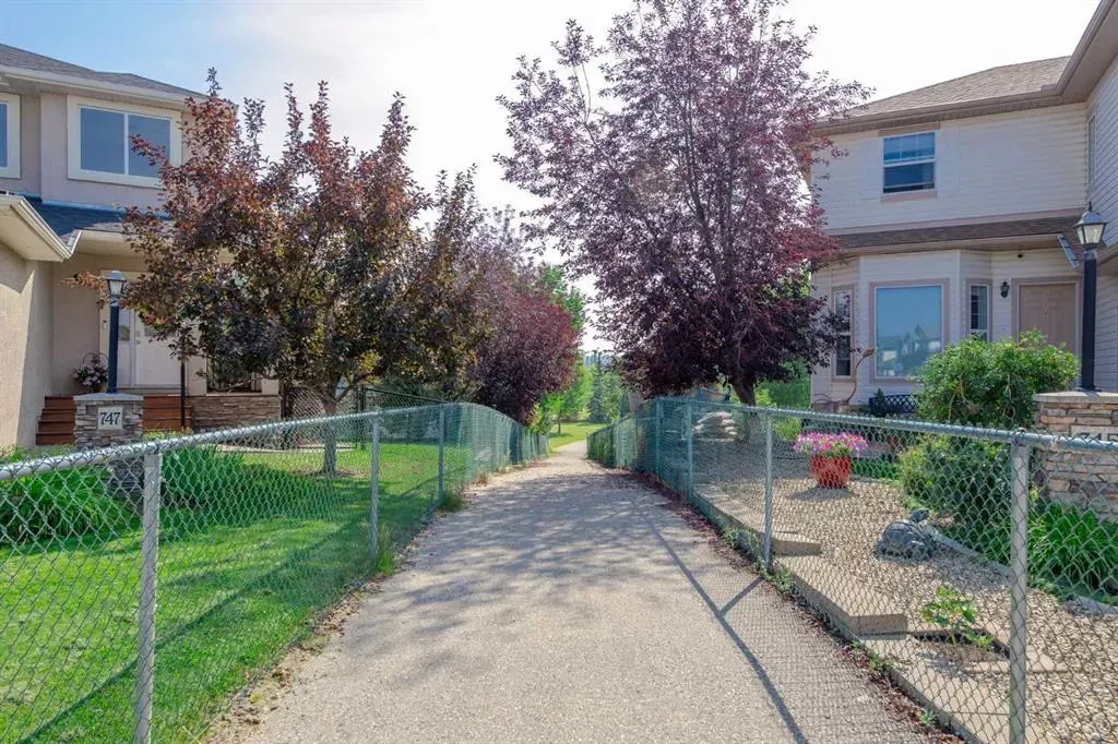 754 Cimarron Close