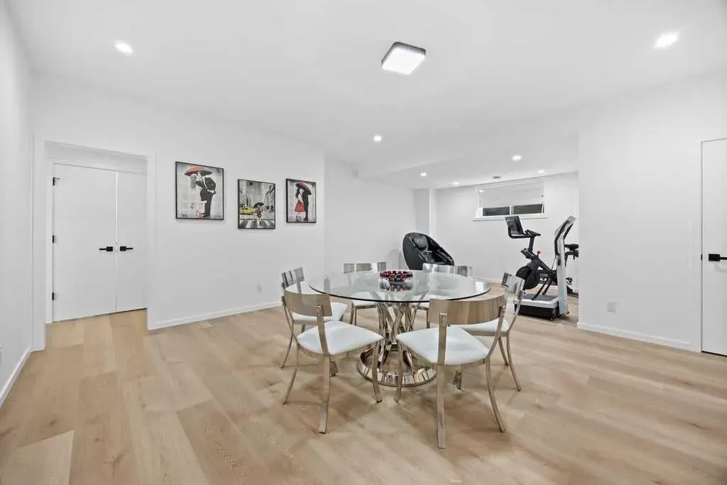 133 Glyde Park