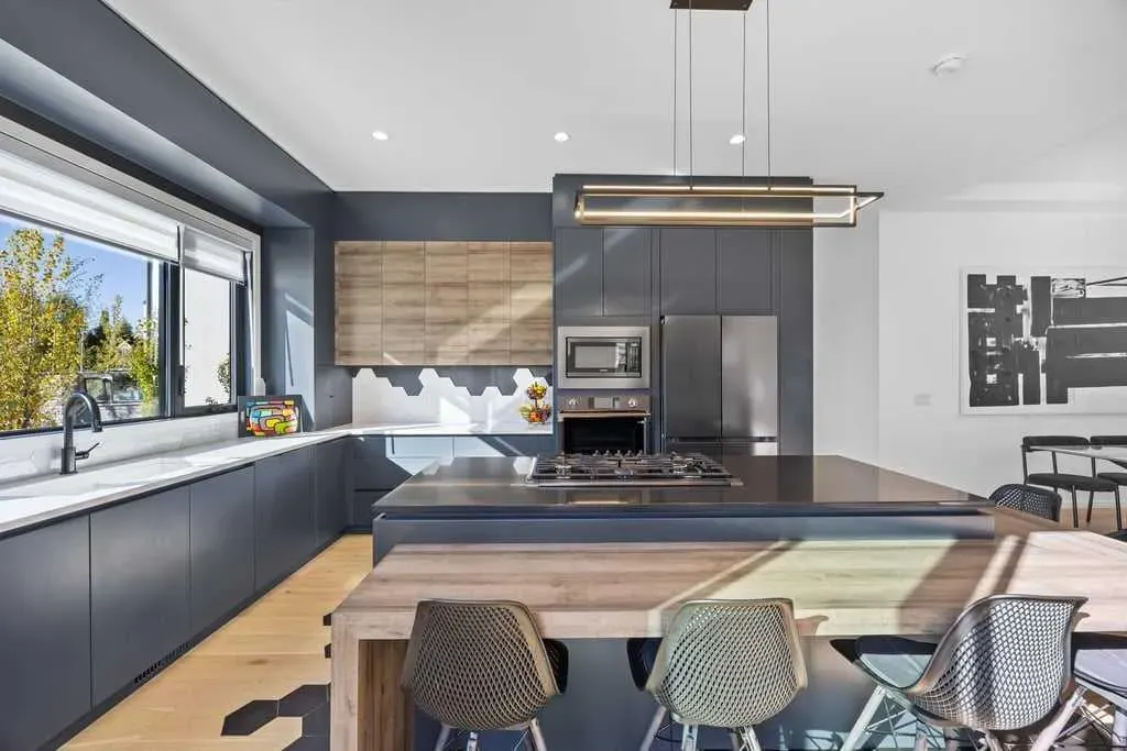 133 Glyde Park
