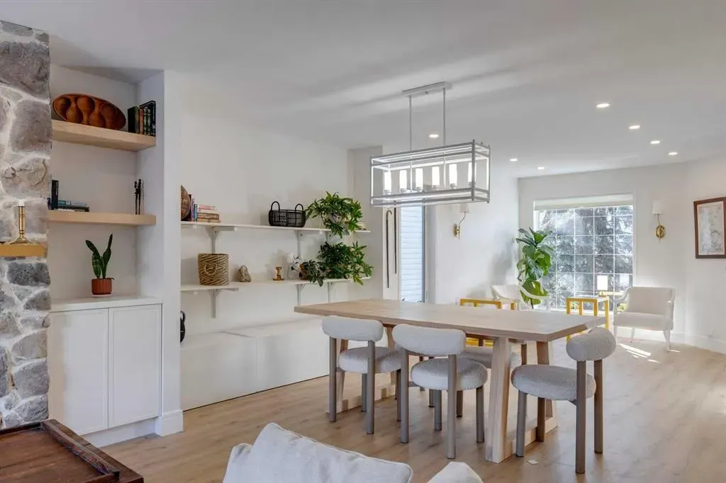 254 Scenic View Close NW