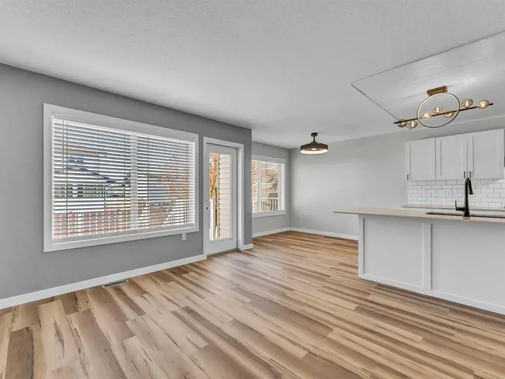 82 Saamis Meadows Lane SW
