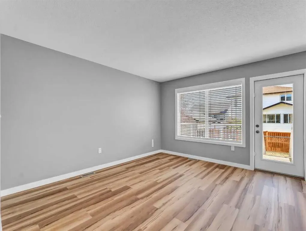 82 Saamis Meadows Lane SW