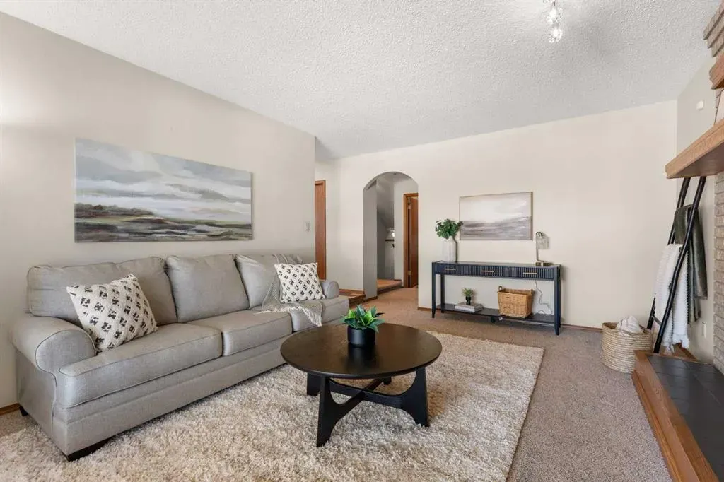 12 Redwood Way SE