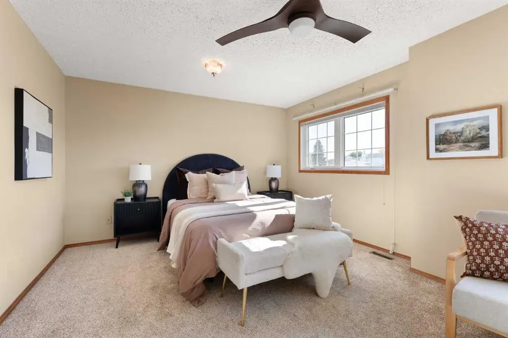 12 Redwood Way SE