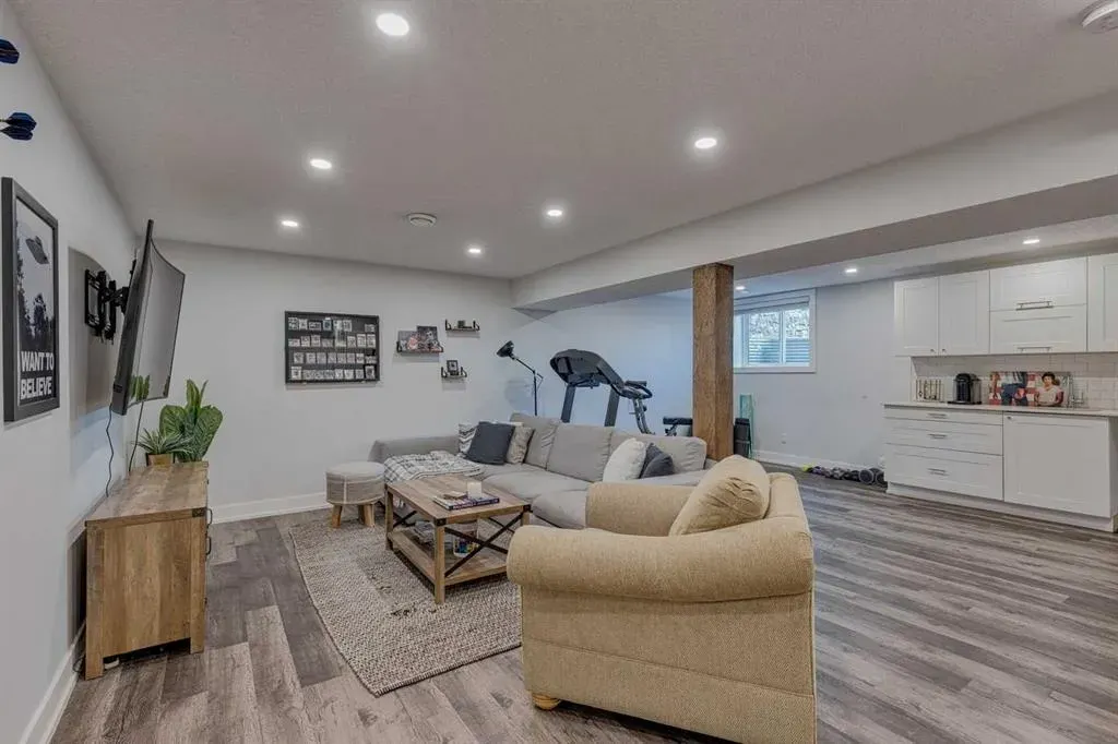 708 Sherman Avenue SW