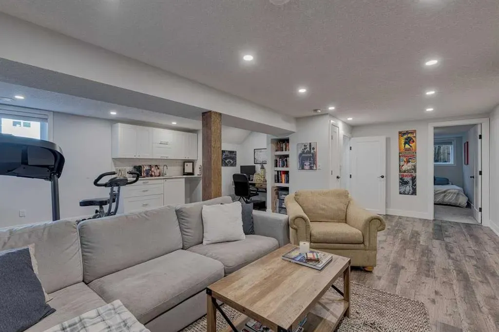 708 Sherman Avenue SW