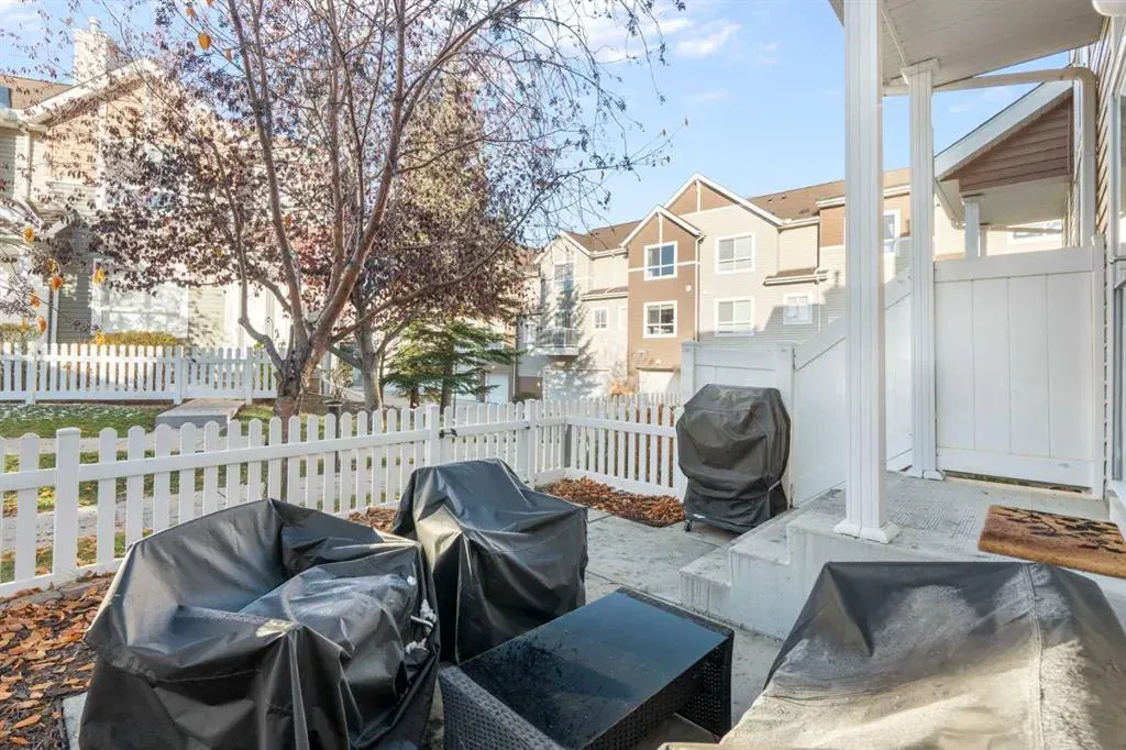 135 Tuscany Court NW