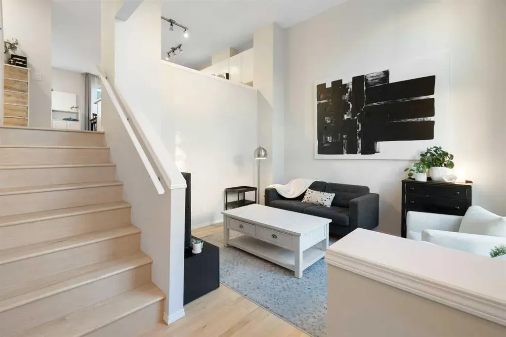 135 Tuscany Court NW