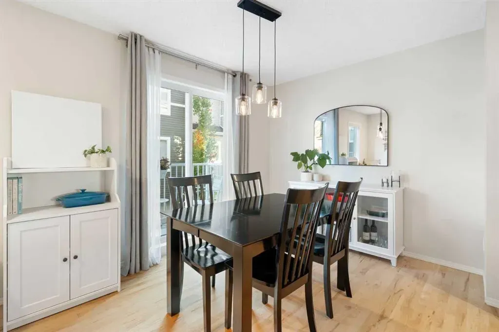 135 Tuscany Court NW