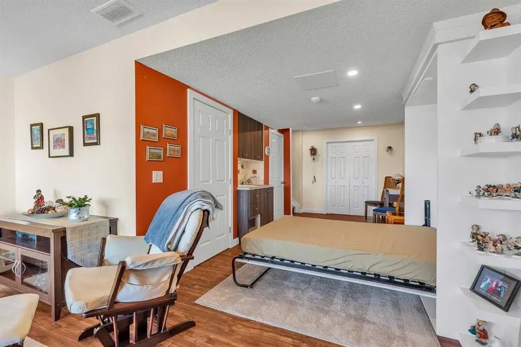 109 Citadel Estates Manor NW