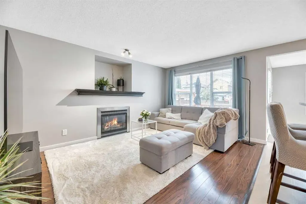 84 Evermeadow Manor SW