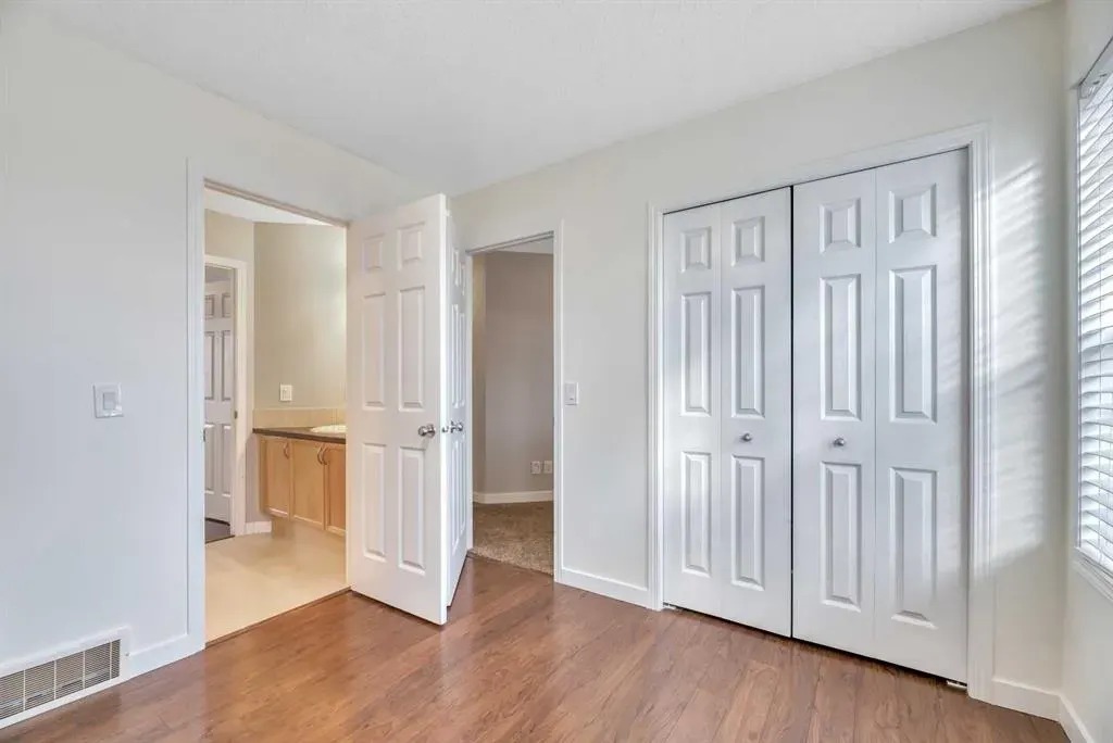 84 Evermeadow Manor SW