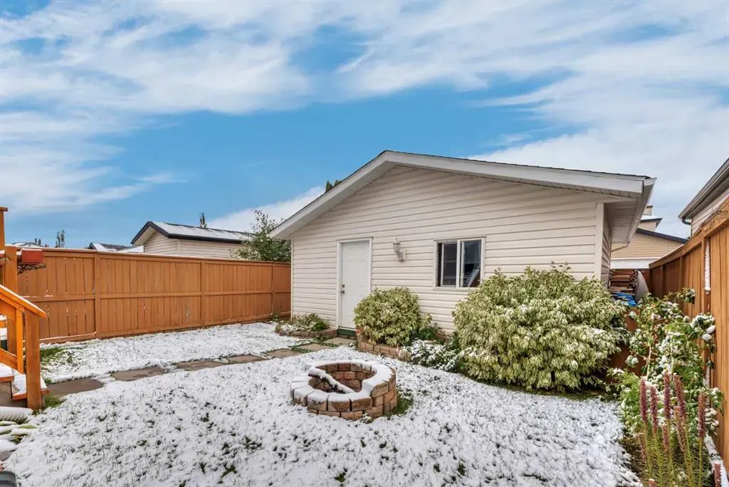 84 Evermeadow Manor SW