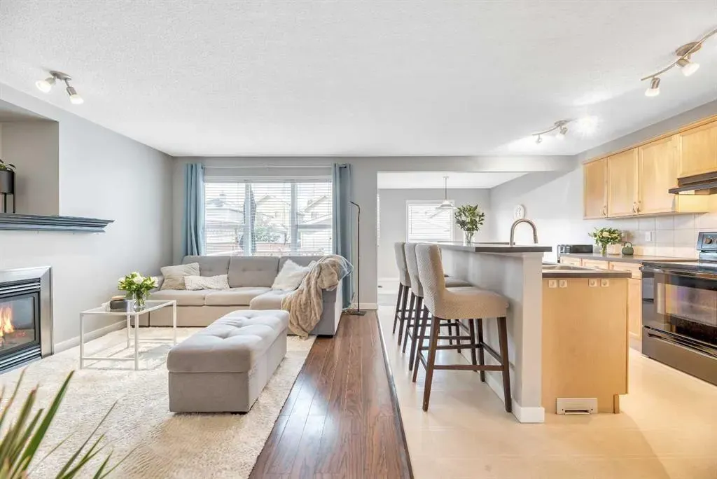 84 Evermeadow Manor SW