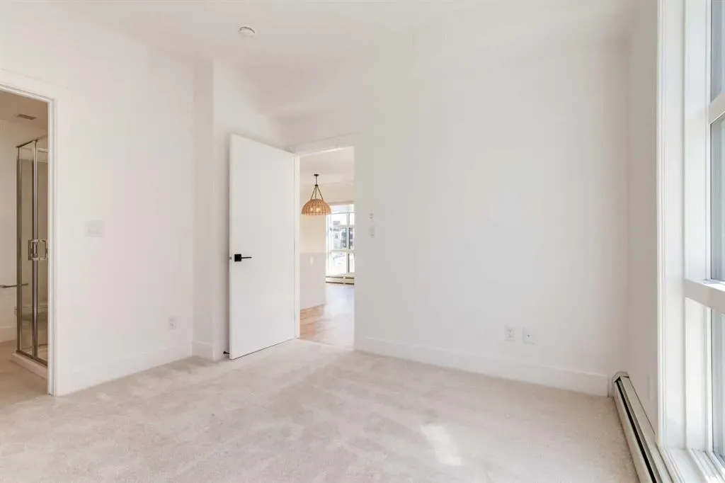 330 Dieppe Drive SW, #402