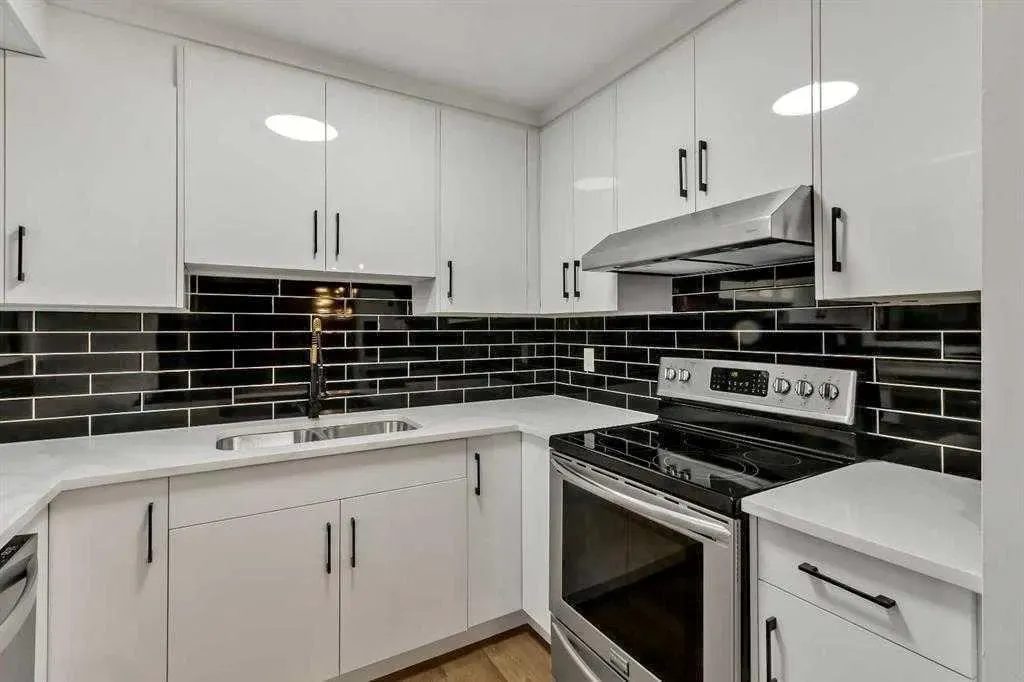 2720 Rundleson Road NE, #112