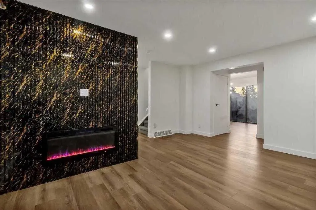 2720 Rundleson Road NE, #112