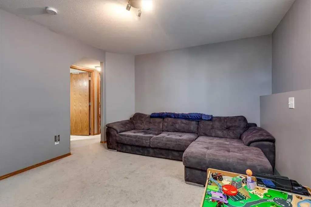 174 Kerr Close