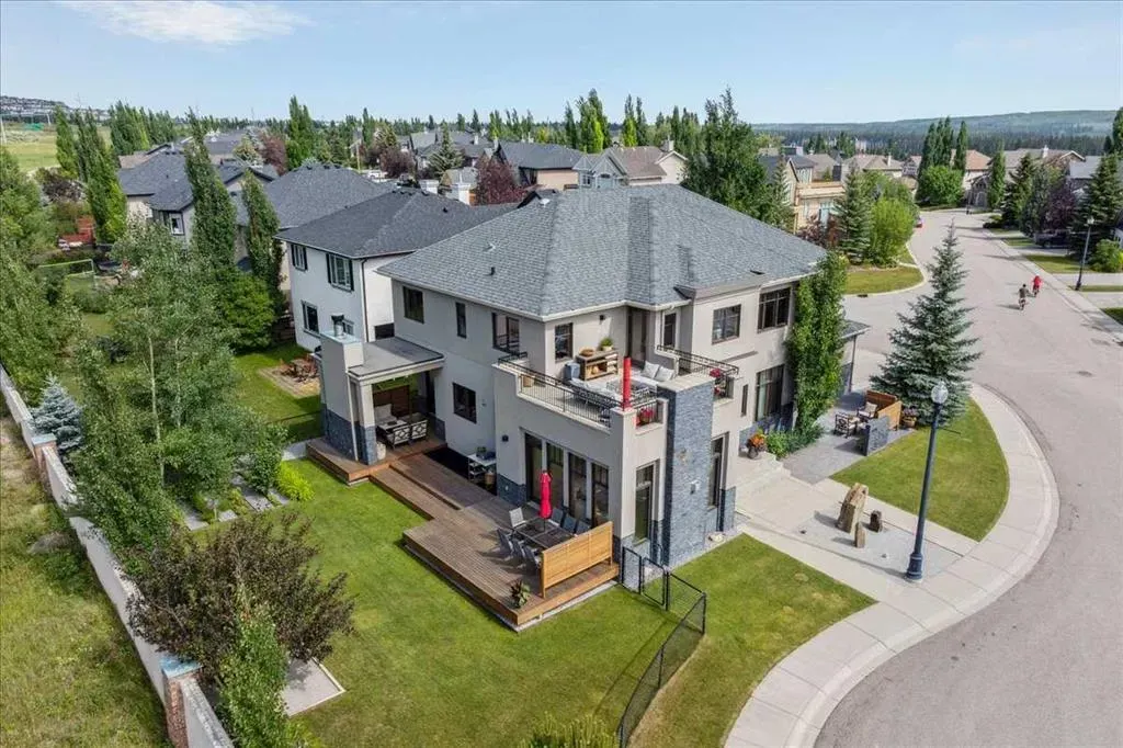 374 Discovery Ridge Way SW