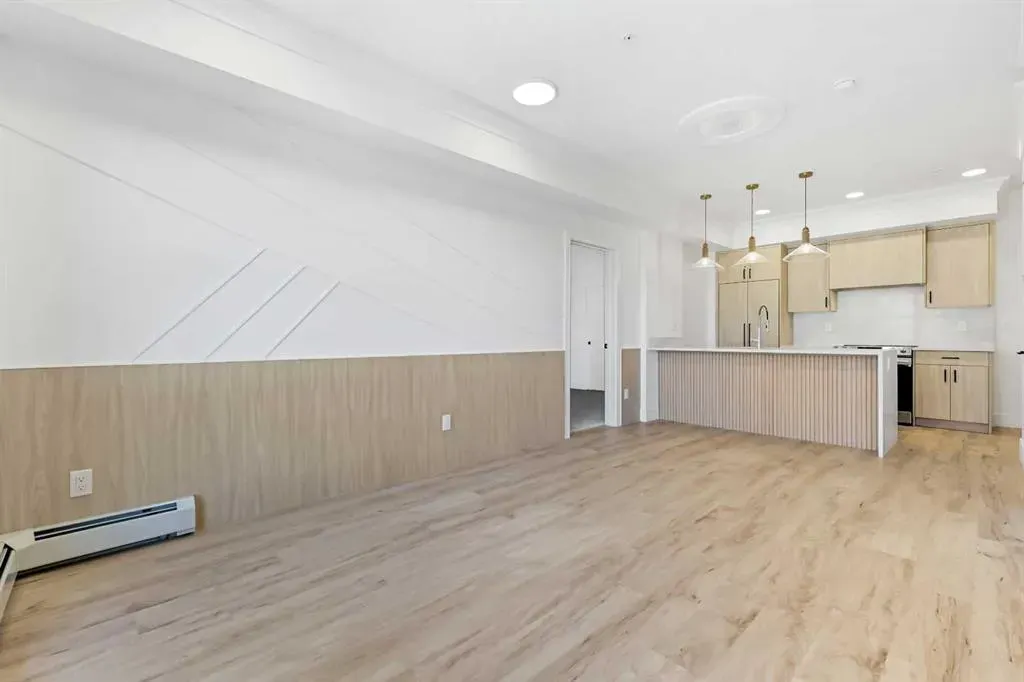 370 Dieppe Drive SW, #313