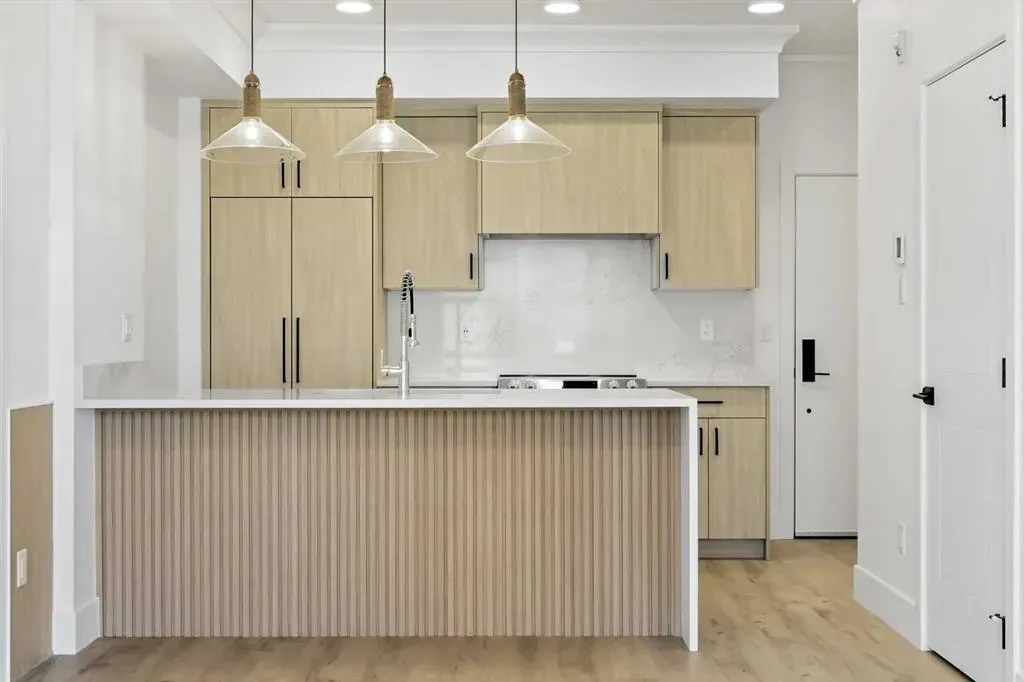 370 Dieppe Drive SW, #313