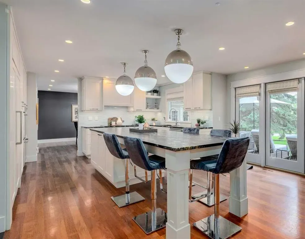 116 Bay View Drive SW