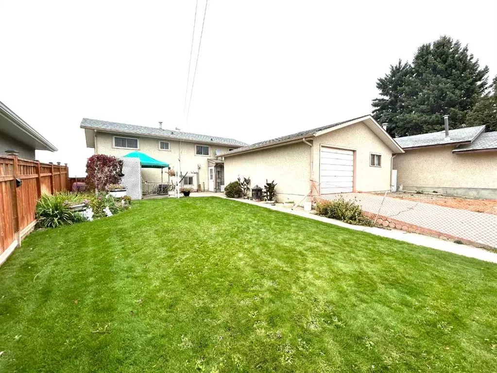 1923 Crestwood Drive SE
