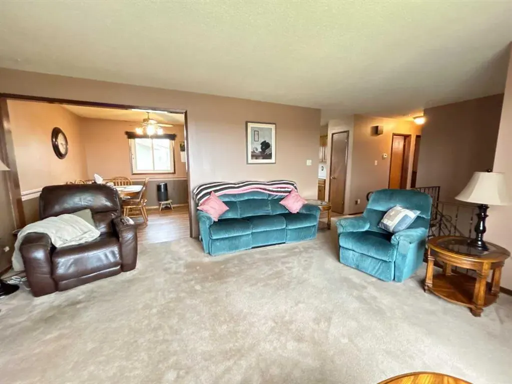 1923 Crestwood Drive SE