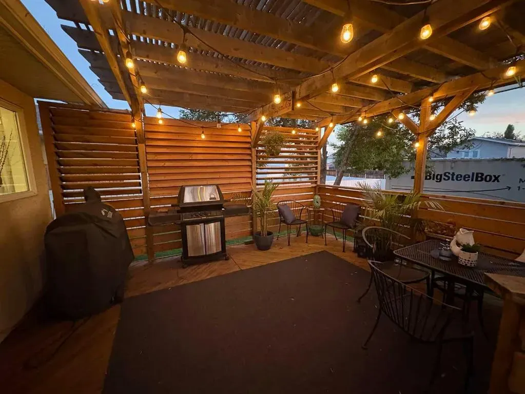 167 Mt Rundle Road W