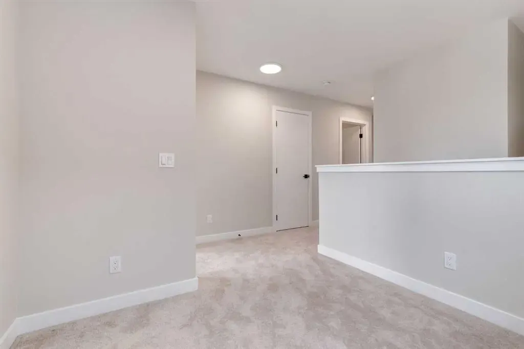 82 Agate Road